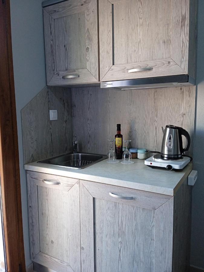 Almira - Rooms To Let Nea Roda Dış mekan fotoğraf