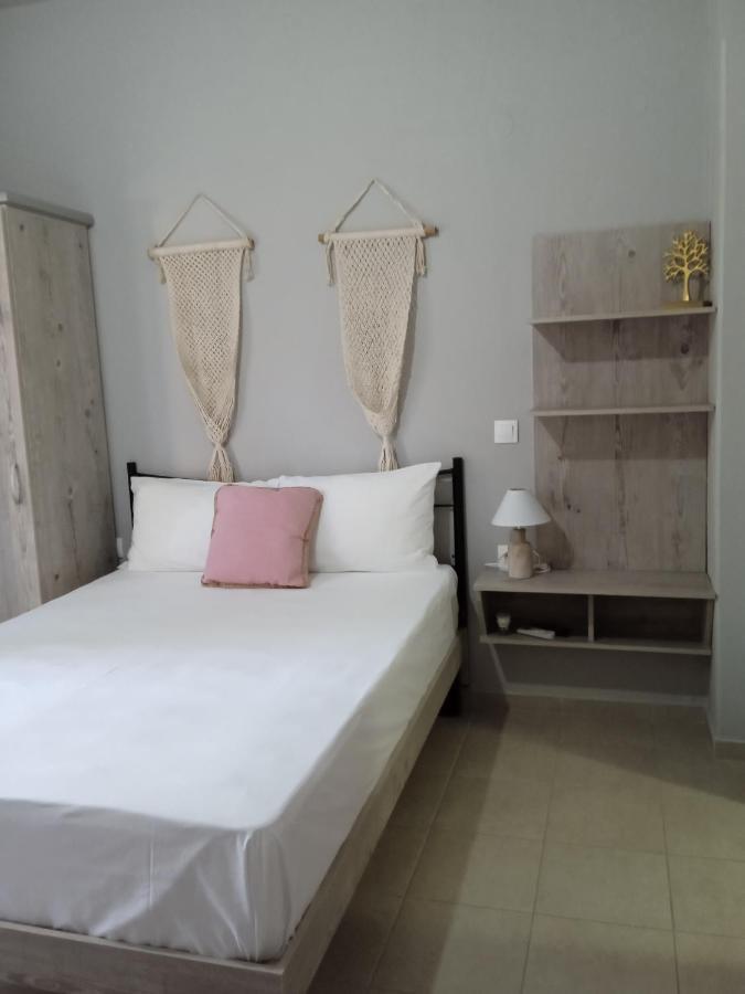 Almira - Rooms To Let Nea Roda Dış mekan fotoğraf