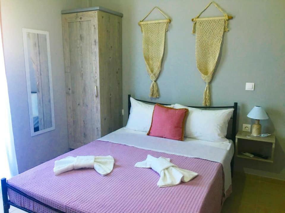 Almira - Rooms To Let Nea Roda Dış mekan fotoğraf