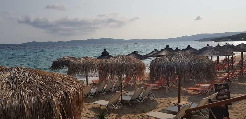 Almira - Rooms To Let Nea Roda Dış mekan fotoğraf