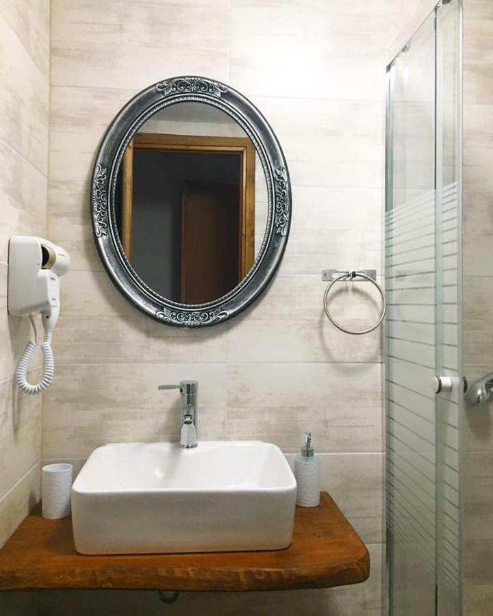 Almira - Rooms To Let Nea Roda Dış mekan fotoğraf